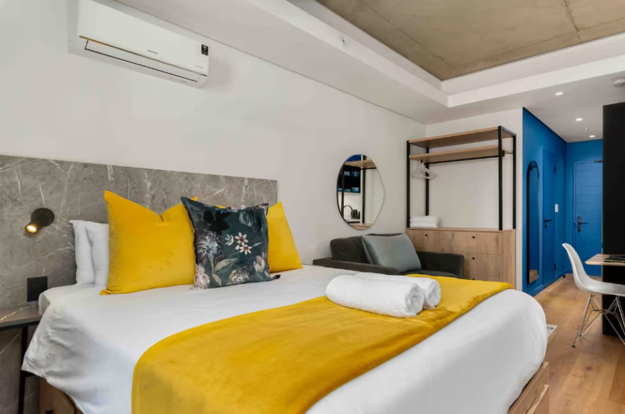 To Let 1 Bedroom Property for Rent in Sea Point Western Cape